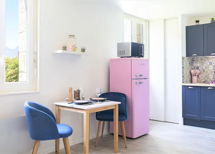 Апартаменты Le Glamour *studio *parking Prive* *wifi*calme* Лурд